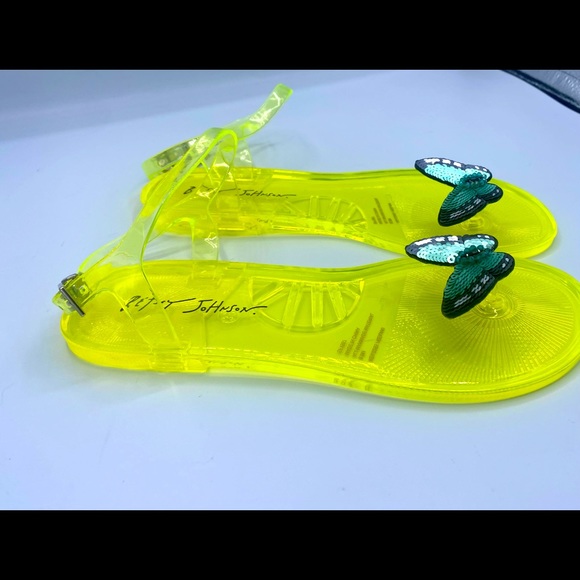 Betsey Johnson Clear Yellow Keilani Butterfly Sequins Jelly Sandals NWOT 8,9,10 - Picture 4 of 13
